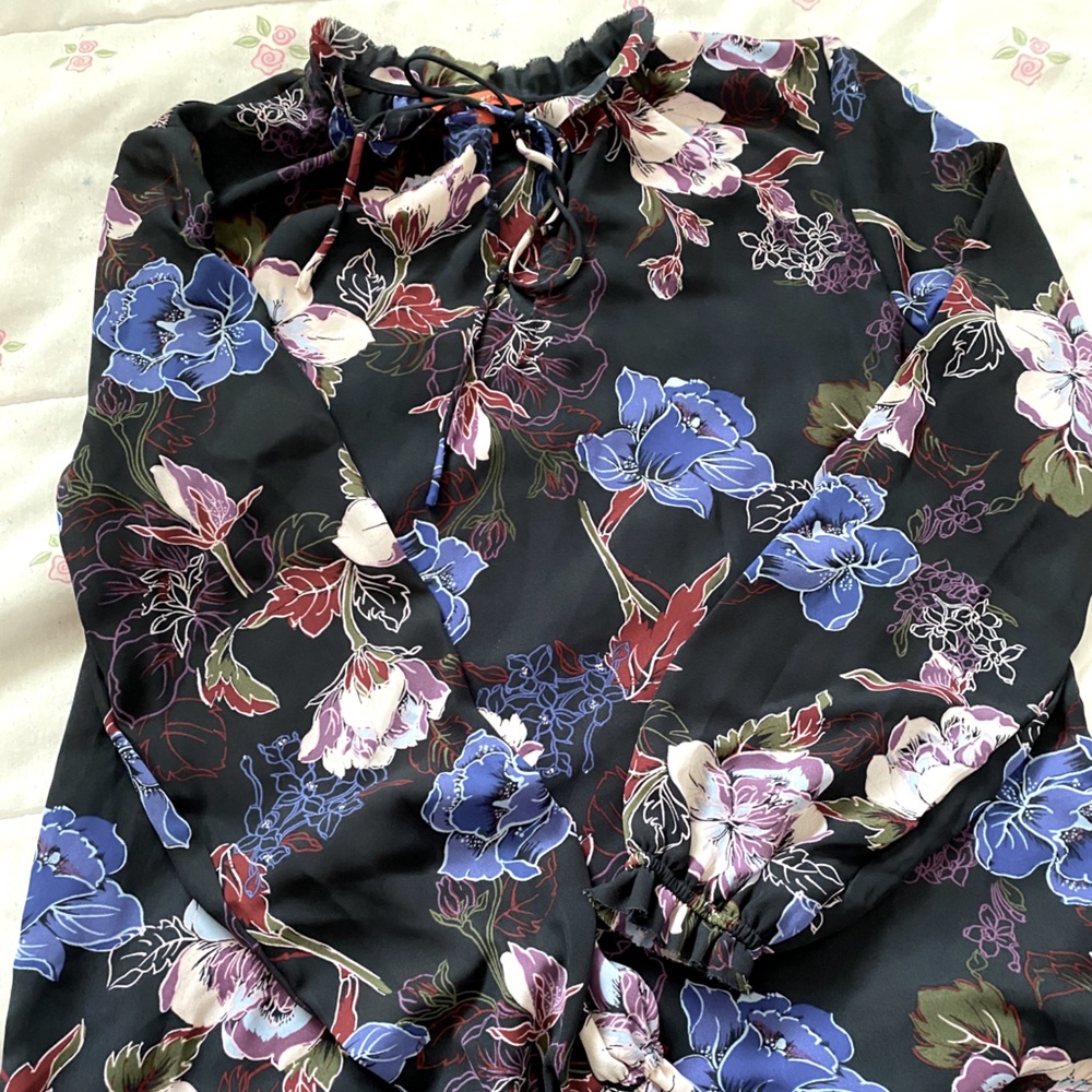 Blouse plus bedazzled stockings